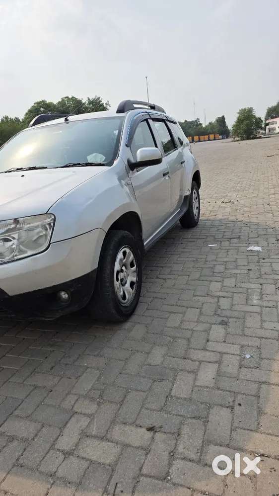Renault Duster 2014 Petrol Well Maintained