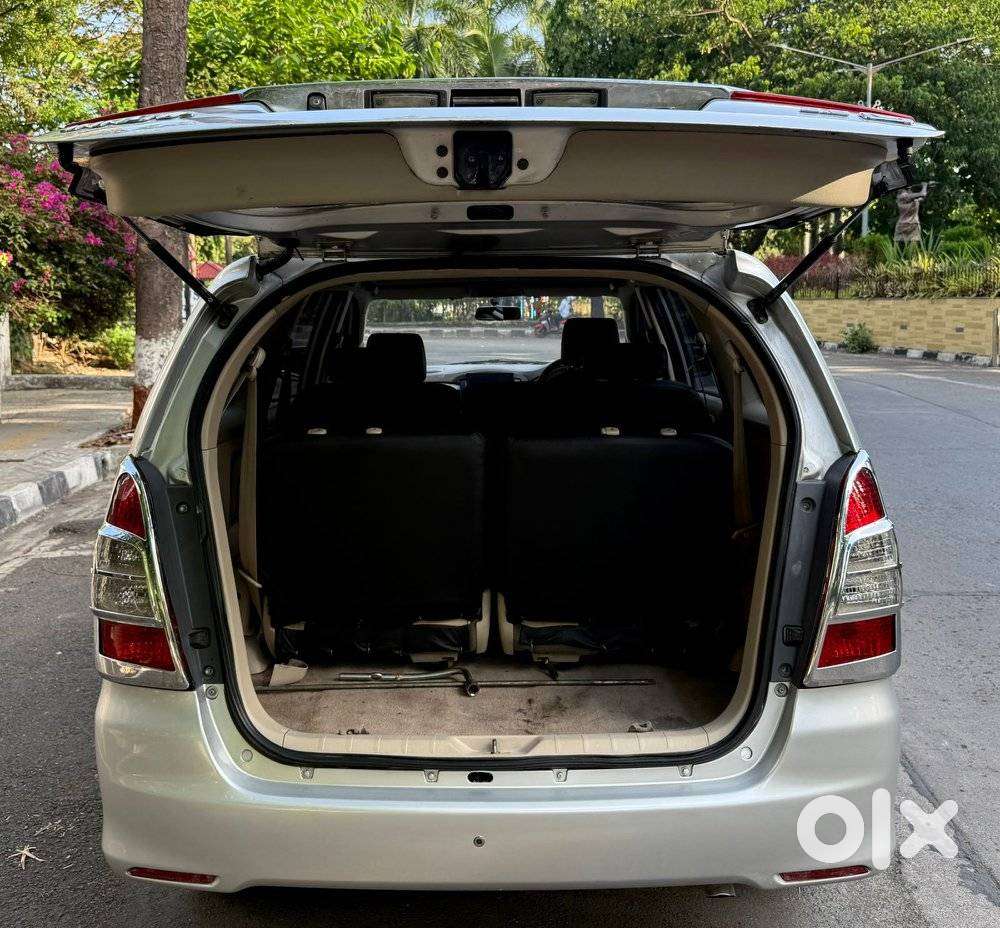 Toyota Innova 2.5 Vx 8 Seater Bs Iv, 2013, Diesel