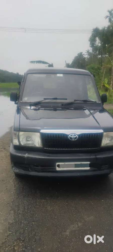 Toyota Qualis 2004