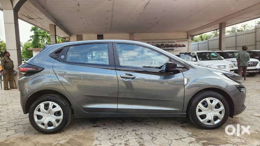 Tata Altroz Xm (s) Petrol, 2023, Petrol