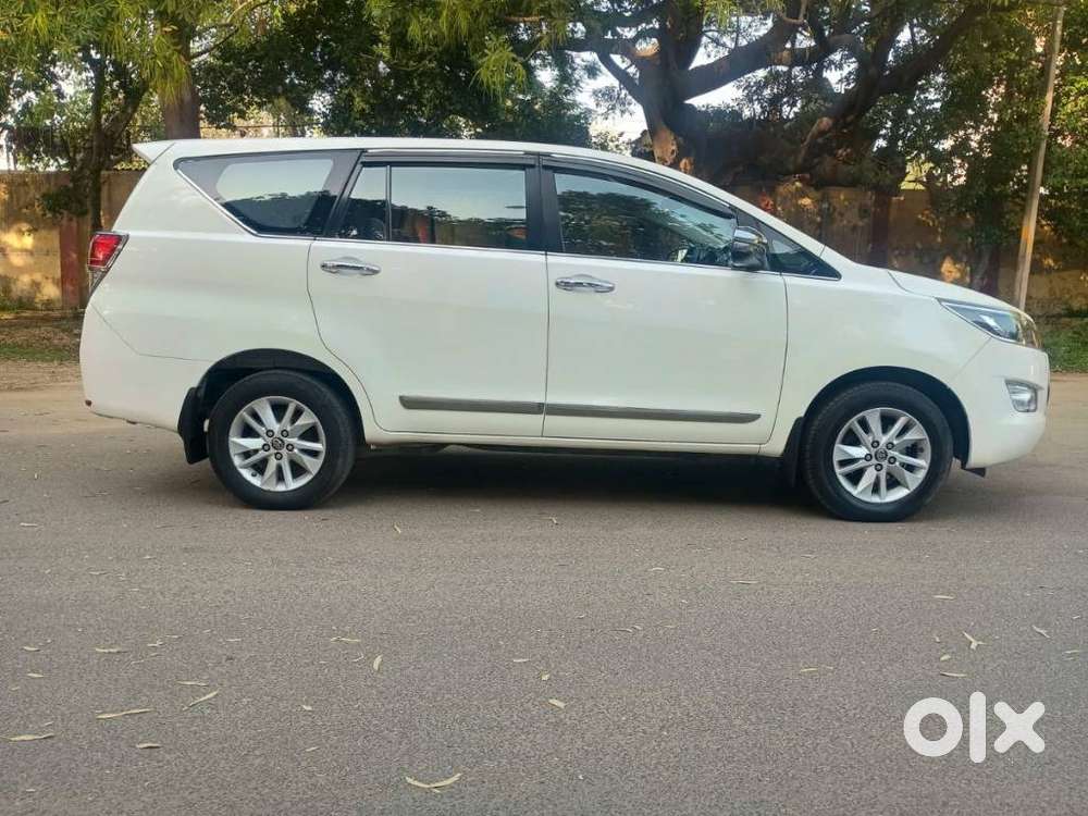Toyota Innova Crysta 2.4 V, 2017, Diesel