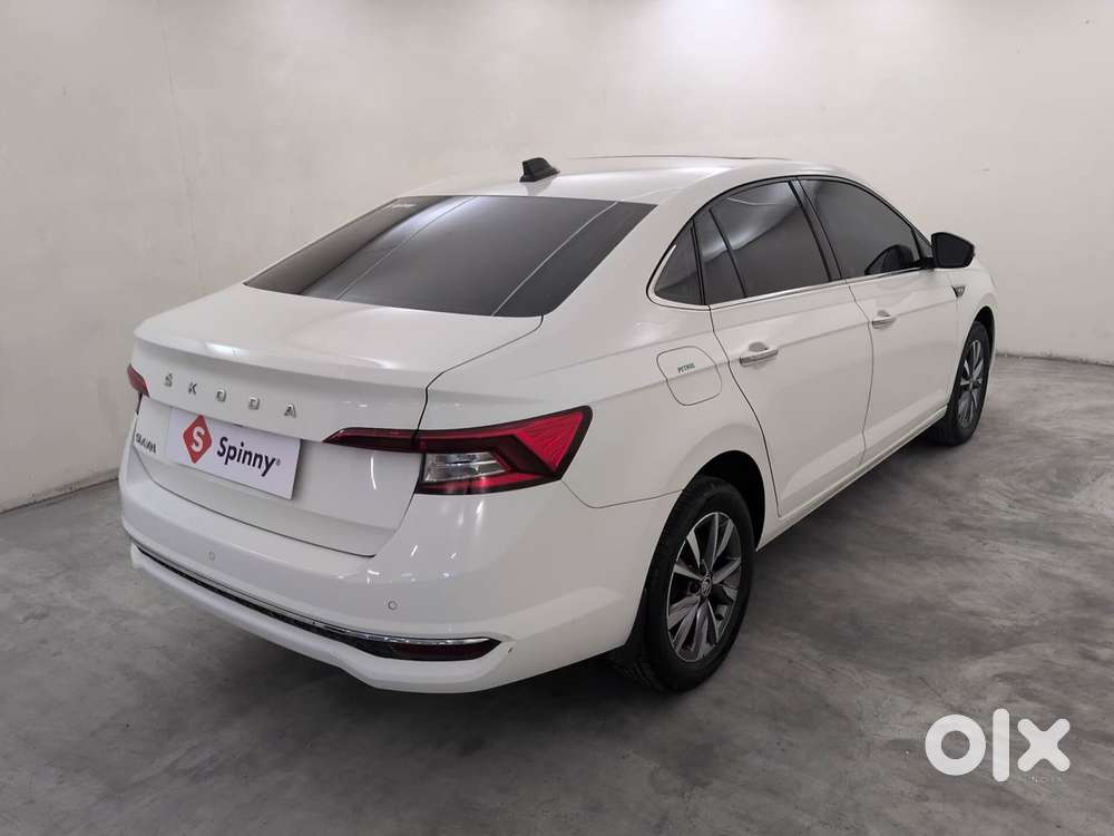 Skoda Slavia Style 1.0l Tsi At, 2022, Petrol