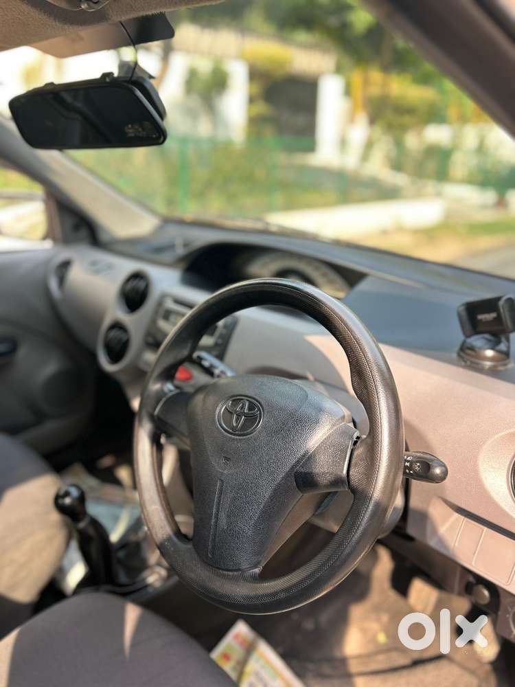 Toyota Etios, 2011, Petrol