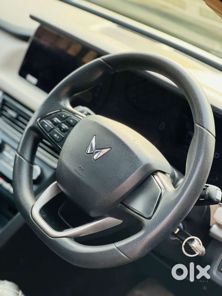 Mahindra Xuv700 2.2 Ax 5 Diesel At 7 Str, 2023, Diesel