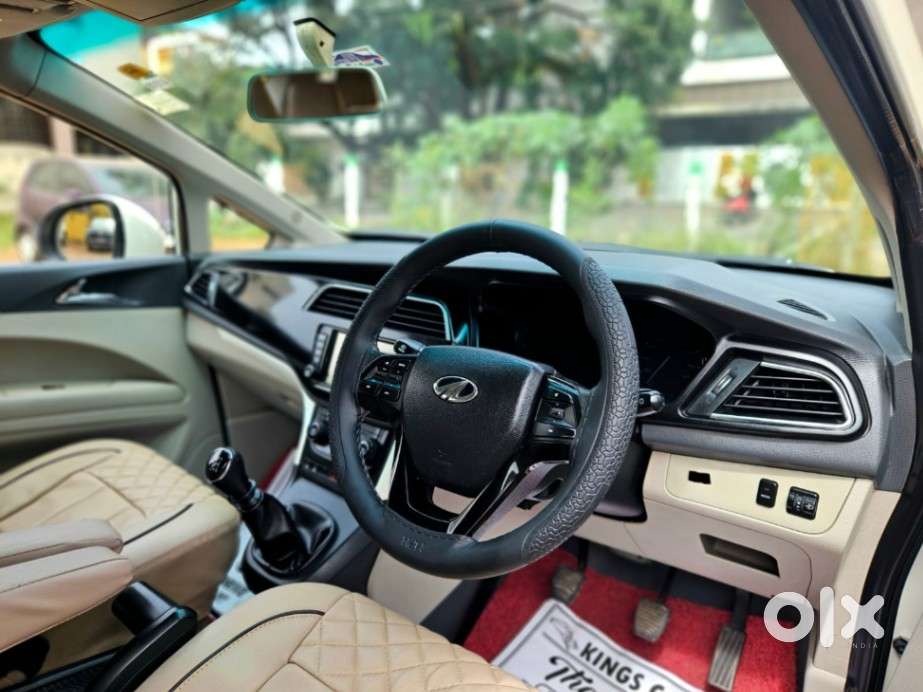 Mahindra Marazzo