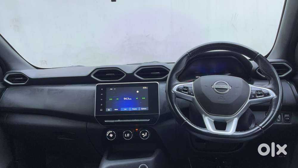 Nissan Magnite 1.0 Xv Premium Dual Tone, 2023, Petrol
