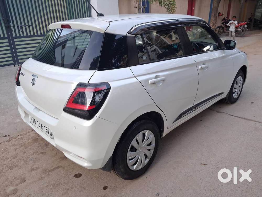Maruti Suzuki Swift Vxi Optional, 2024