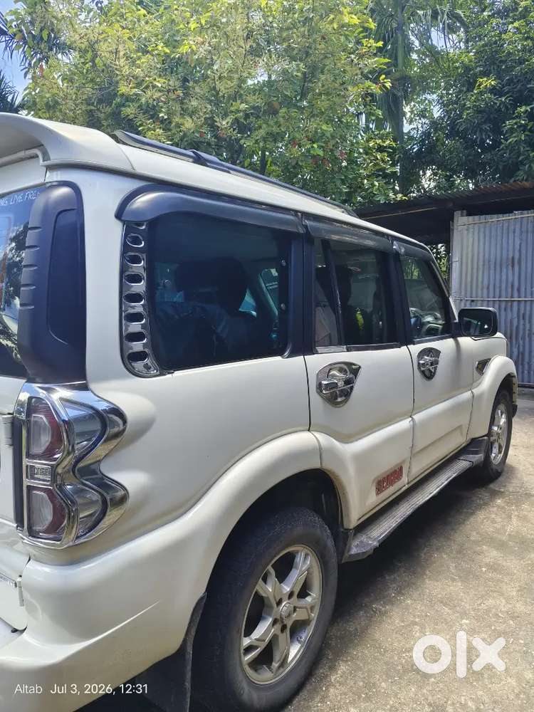 Mahindra Scorpio S10 Diesel 2017