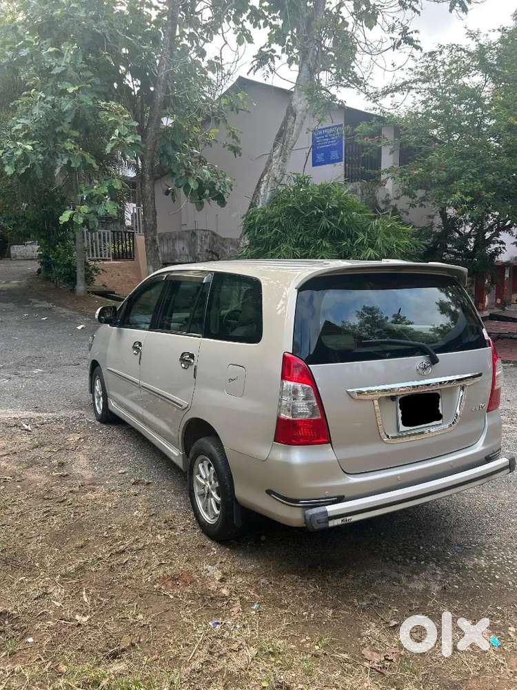 Toyota Innova 2012 Diesel 85000 Km Driven