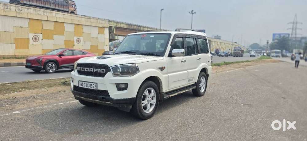 Mahindra Scorpio S10 8 Seater, 2016, Diesel