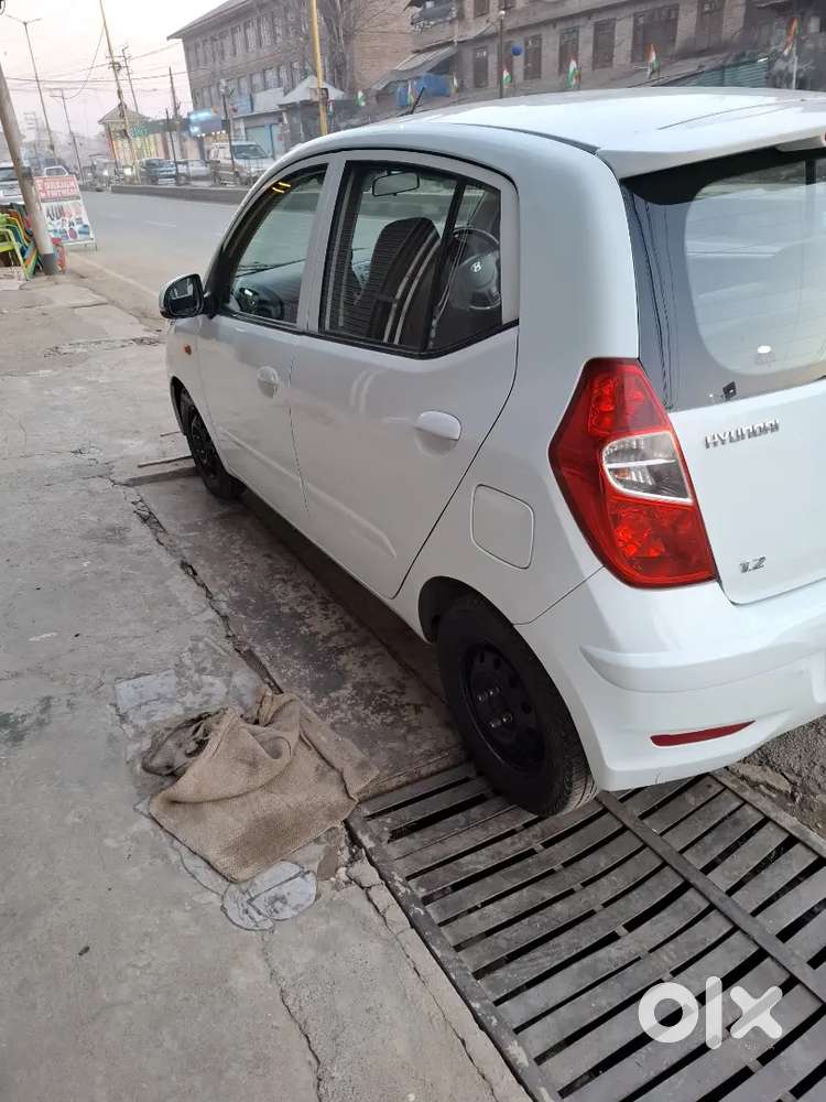 2013 Hyundai I10 Sportz  White, Petrol,new Tyres,excellent Condition