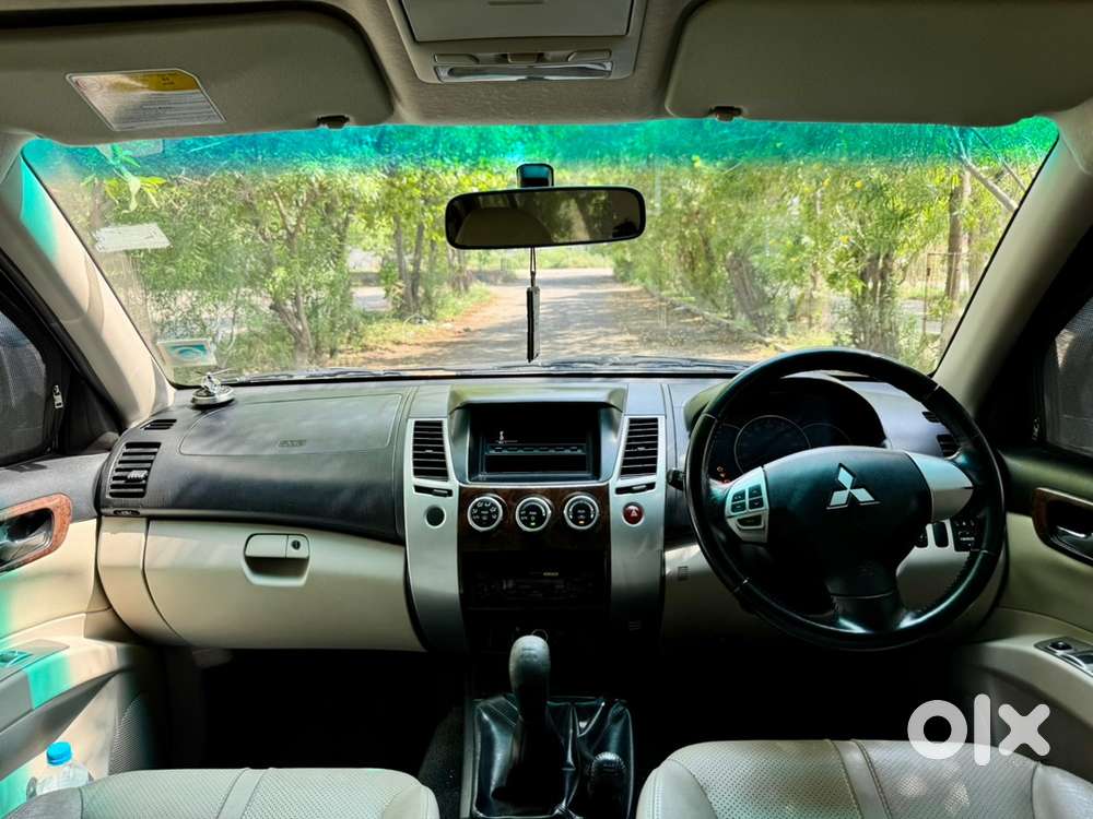 Mitsubishi Pajero Sport 2013