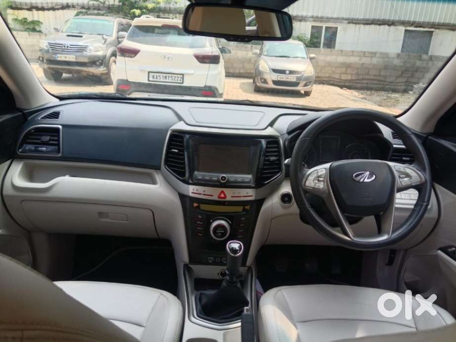 Mahindra Xuv300 W8, 2022, Petrol