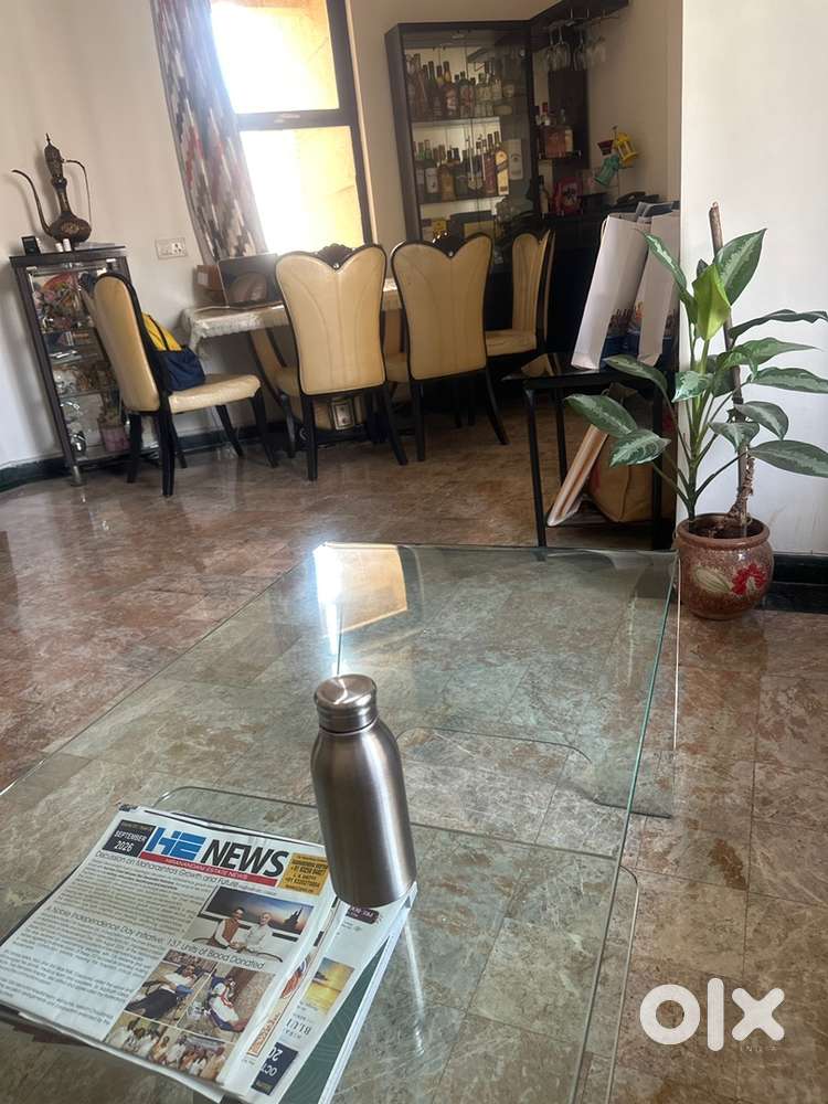 Home furniture in immaculate condition in Hiranandani Estate