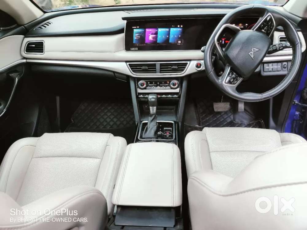 Mahindra Xuv700 2.2 Ax 7 Diesel At Luxury Pack Str Awd, 2022, Diesel