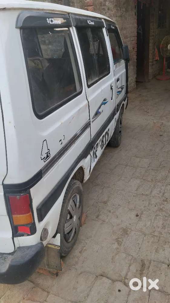 Maruti Suzuki Omni 2011