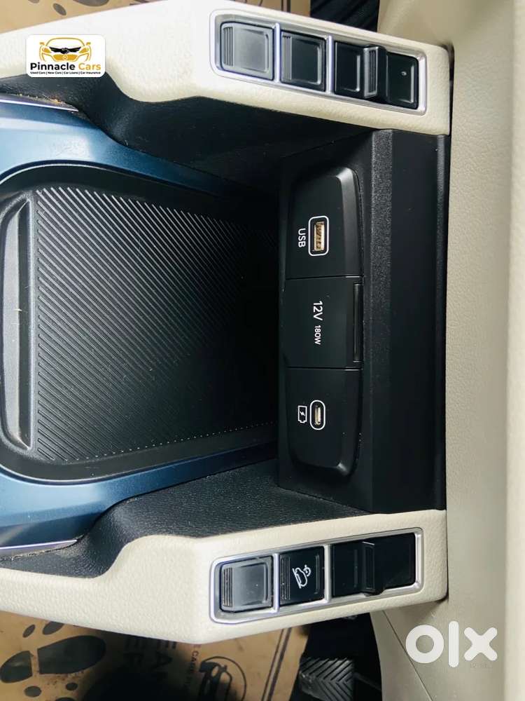 Kia Carens, 2025, Petrol