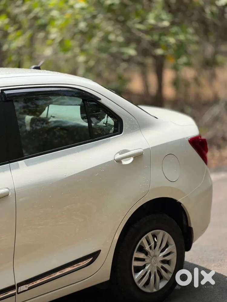 Maruti Suzuki Dzire 2022 Petrol 26700 Km Driven