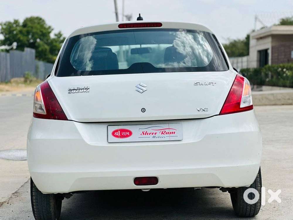 Maruti Suzuki Swift Vxi + Manual, 2015, Petrol