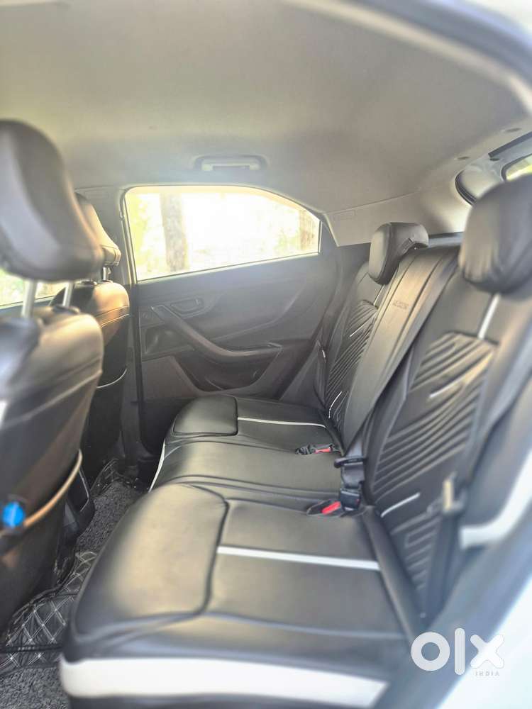 Tata Nexon Smart Plus1.2 Revotron Petrol 5 Mt, 2024, Petrol