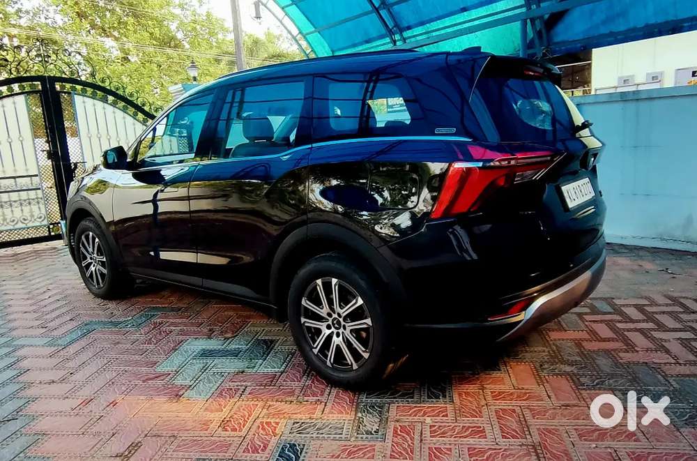 Mahindra Xuv700 2024 Diesel Well Maintained