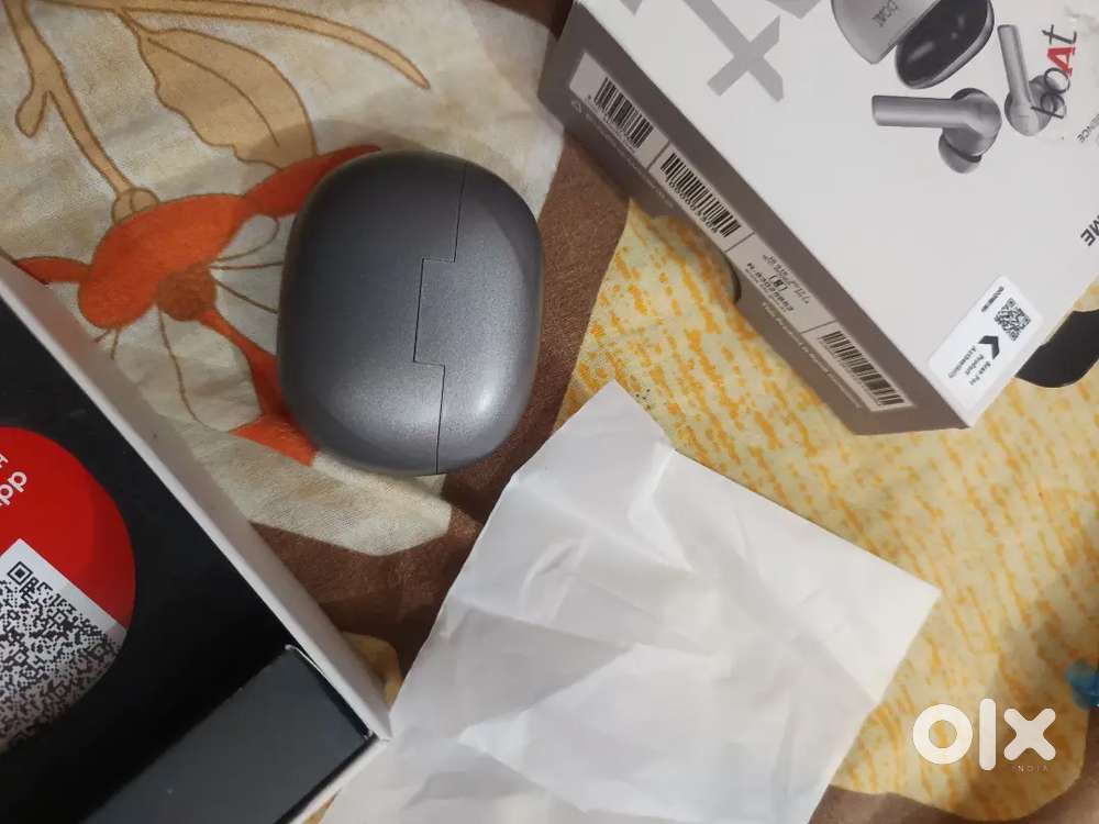 Earbuds -boat airdrop supreme