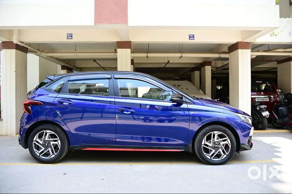 I20 Nline N8  Thunder Blue Dual Tone Manual  Tastefully Maintained