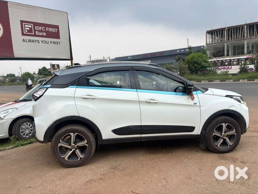 Tata Nexon EV XZ Plus dark edition, 2023, Electric - Photo 2