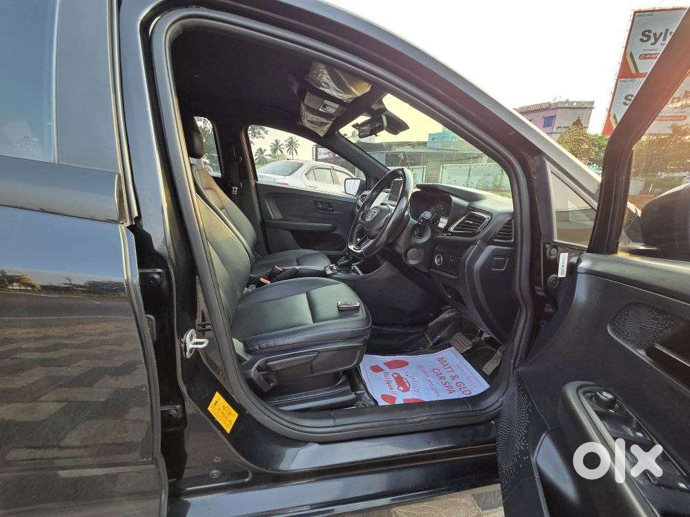 Tata Altroz 1.2 Xza Plus Dark Edition Dct, 2023, Petrol
