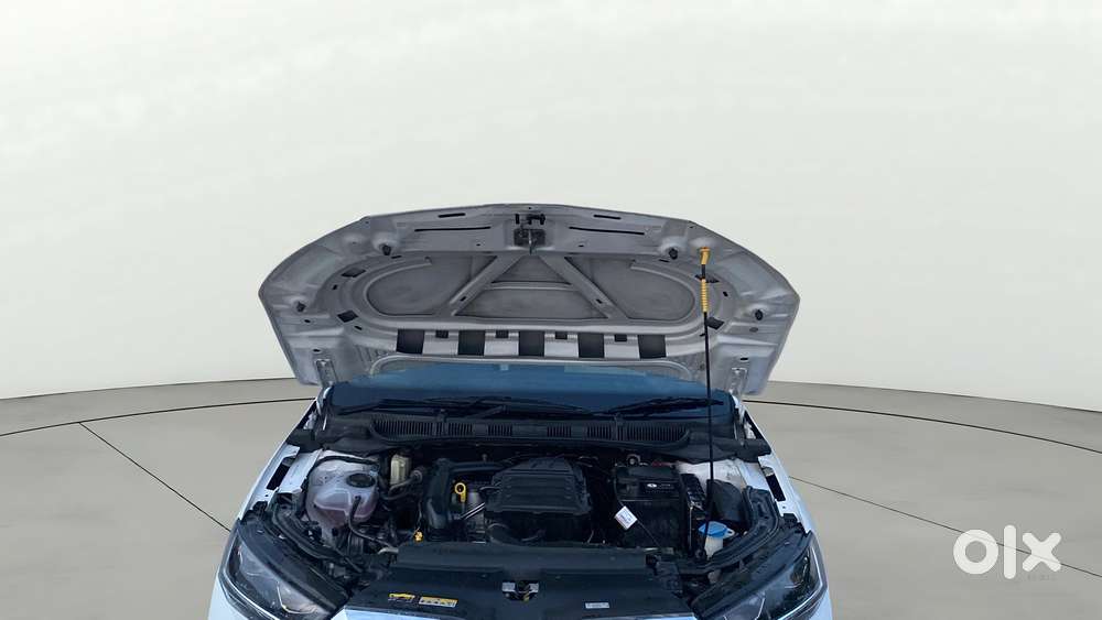 Skoda Slavia Style 1.0l Tsi Mt, 2023, Petrol