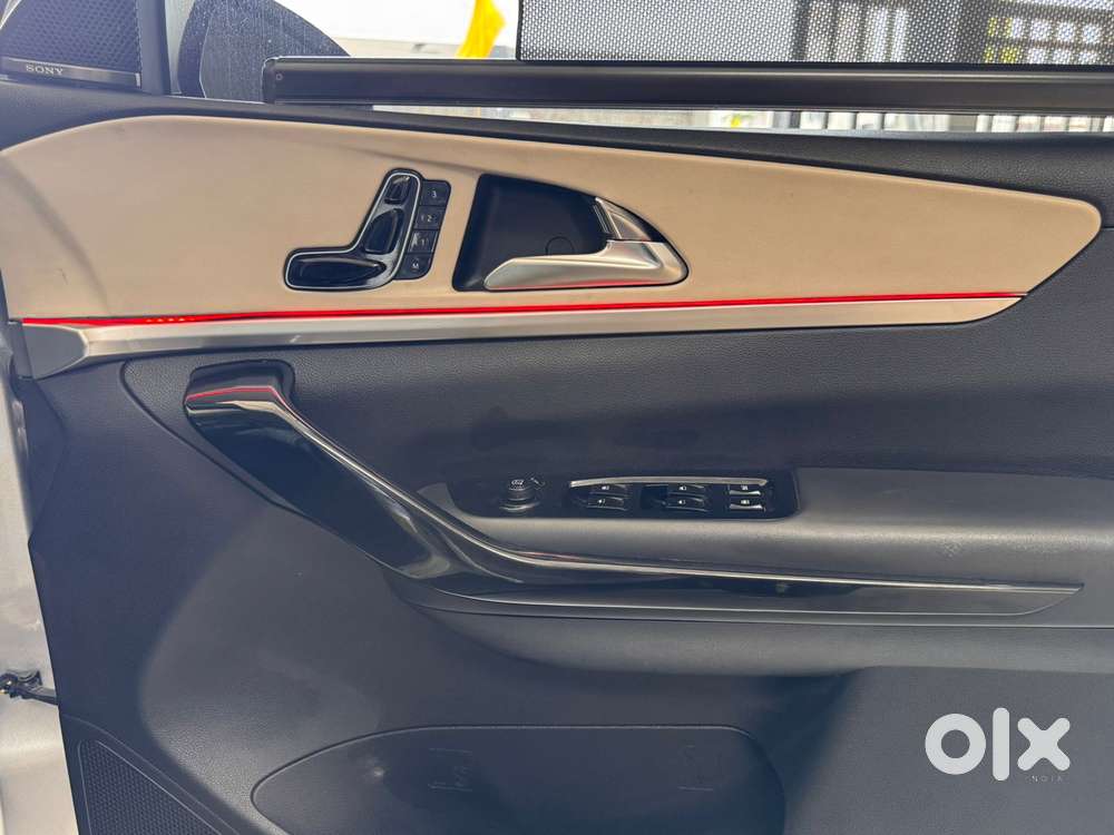 Mahindra Xuv700 2.2 Ax 7 Diesel At Luxury Pack Str, 2023, Diesel