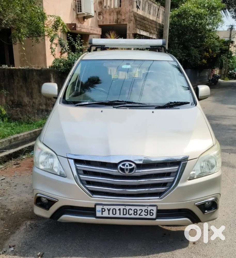 Toyota Innova 2015