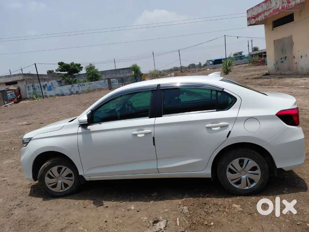 Honda Amaze 2024 Petrol 30000 Km Driven