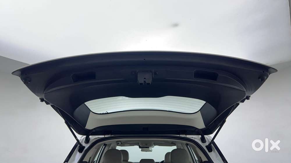 Mahindra Xuv700 2.0 Ax 7 Petrol At Luxury Pack Str, 2023, Petrol