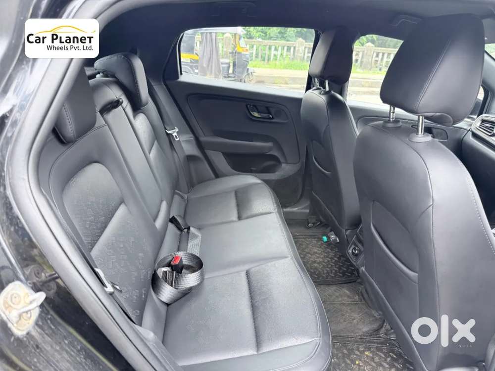 Tata Altroz 1.2 Xza Plus Dark Edition Dct, 2022, Petrol