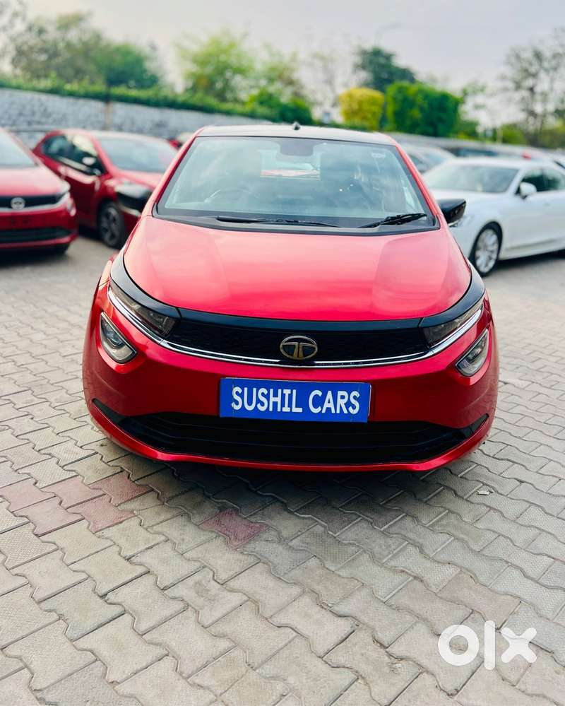 Tata Altroz, 2025, Petrol