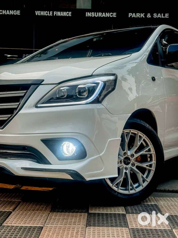 Toyota Innova 2.5 G (diesel) 8 Seater, 2015, Diesel