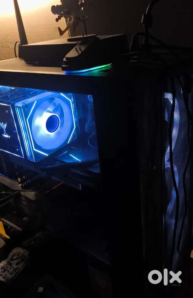 Selling this Gaming PC 14600k intel 32 gb ddr5 ram 9070 xt new 1tb ssd
