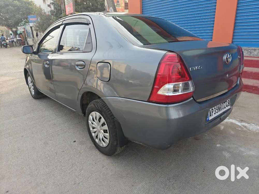Well-maintained 2015 Toyota Etios Diesel - Manual