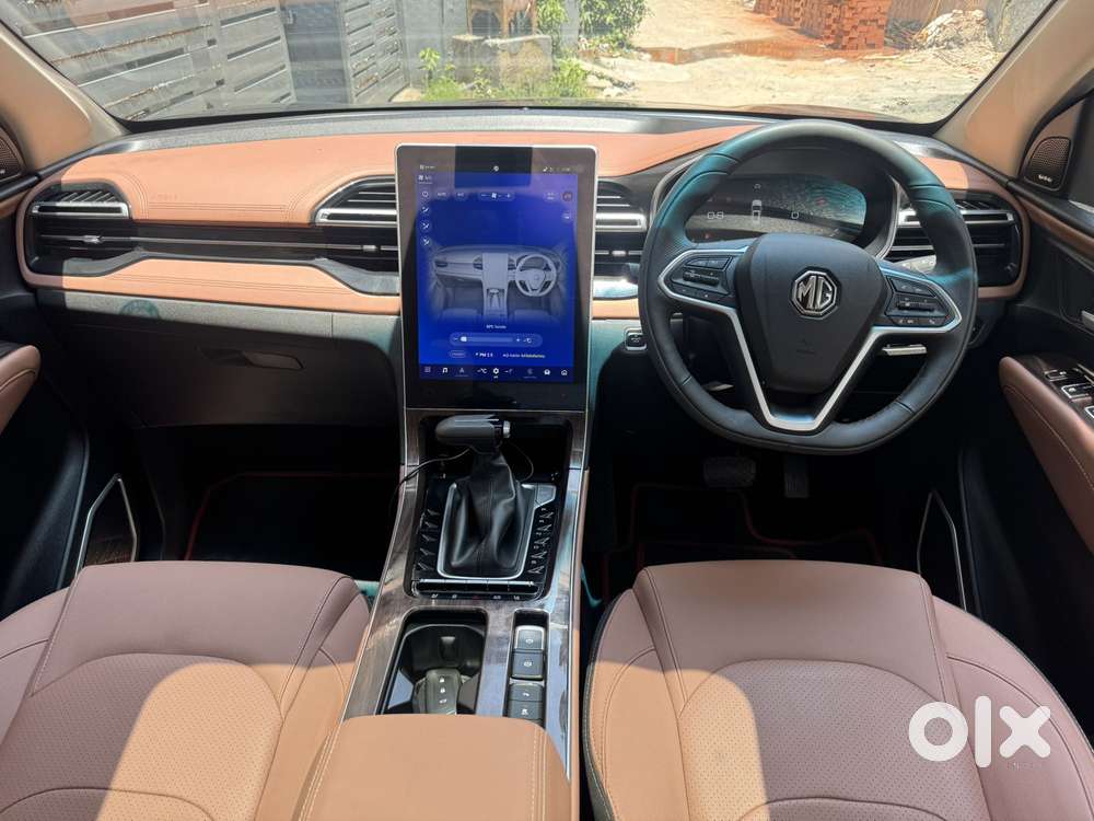 Mg Hector Plus Savvy Pro 1.5 Turbo Petrol Cvt 6 Str Dual Tone, 2025,..