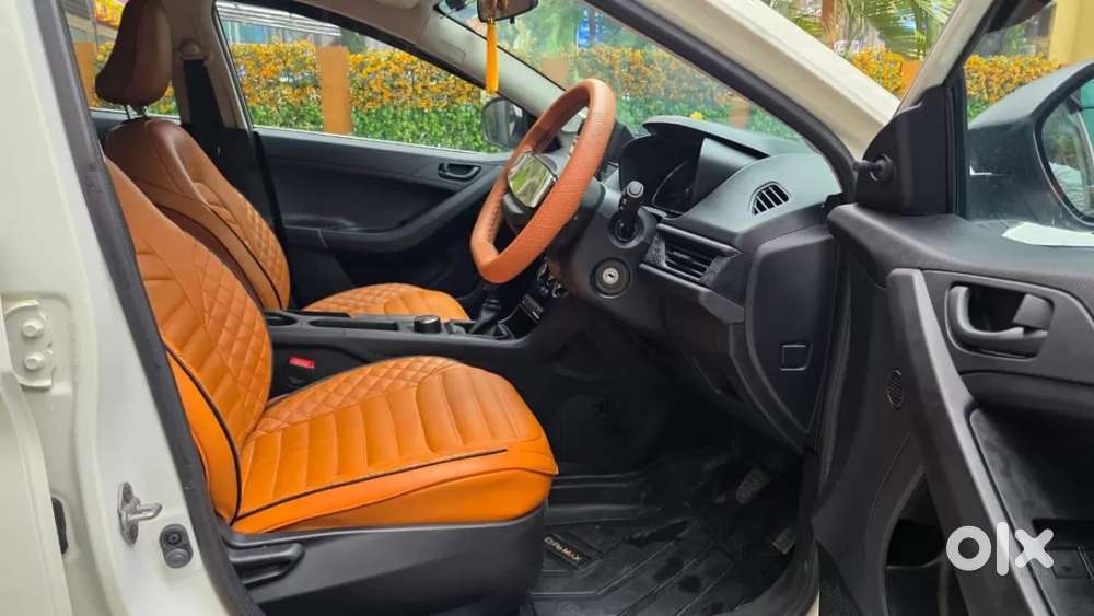 Tata Nexon, 2025, Petrol