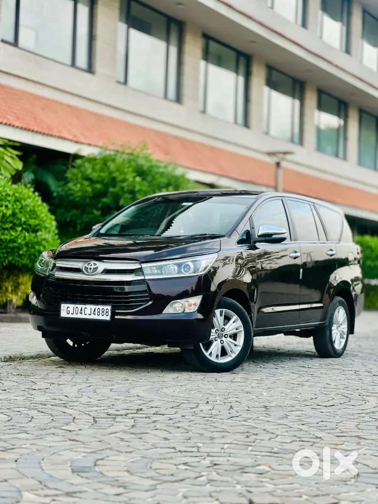 2016 Toyota Innova Crysta डीज़ल मैनुअल