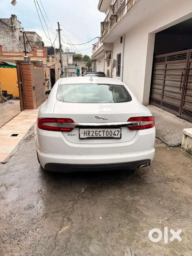 Jaguar Xf 2015 Diesel 65000 Km Driven