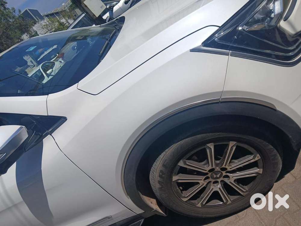 Mahindra Xuv700 2024 Diesel 20900 Km Driven