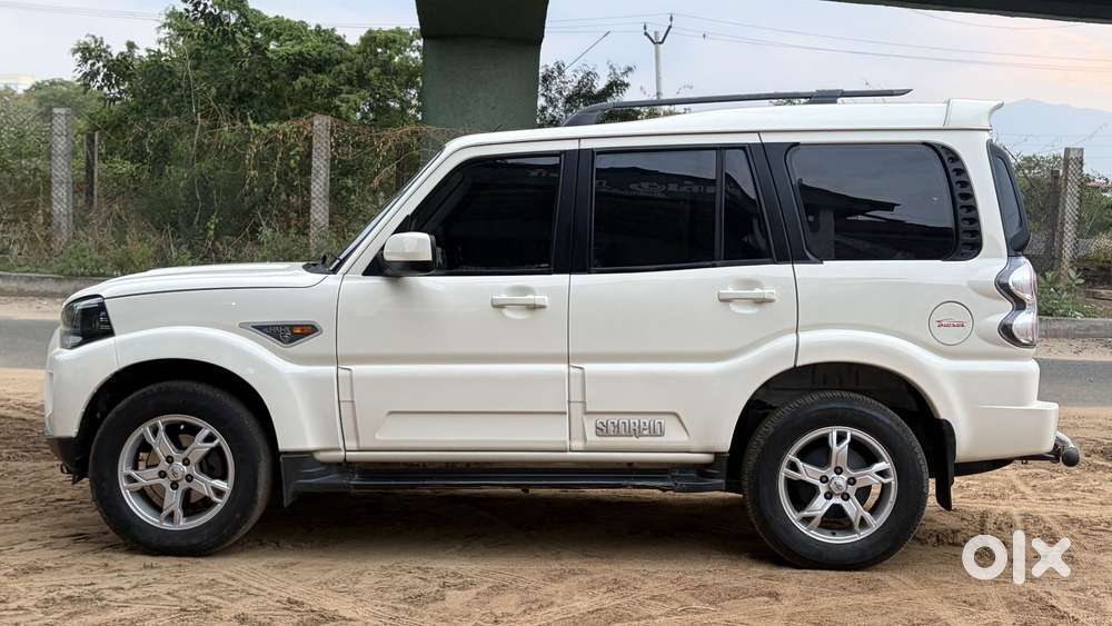 Mahindra Scorpio S10 7 Seater, 2017, Diesel