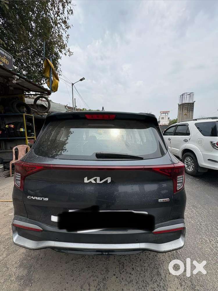 Kia Carens 2022 Km-driven Used