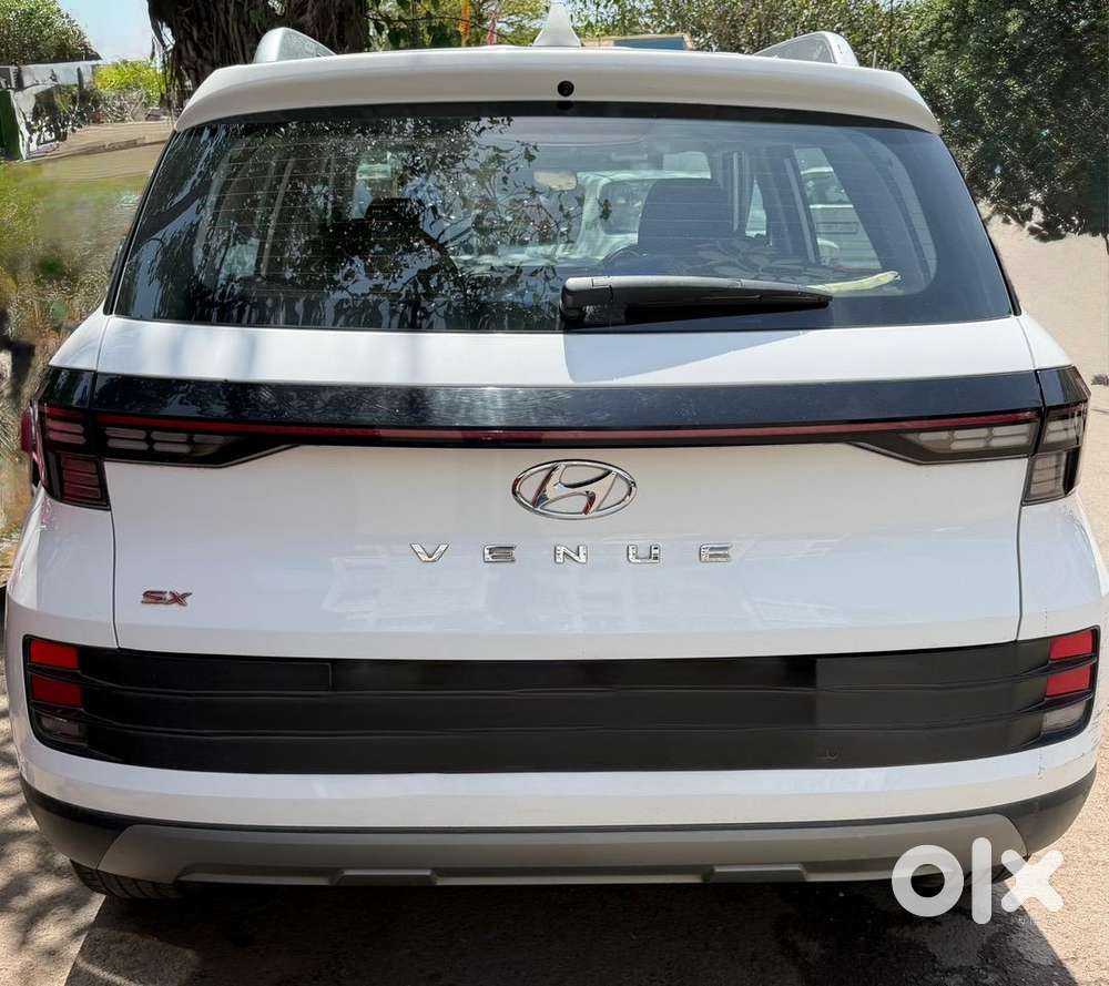 Hyundai Venue 2023 Diesel Well Maintained