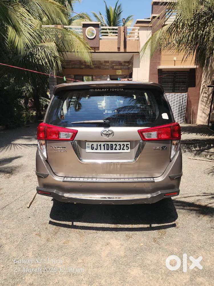 Toyota Innova Crysta 2017 Diesel 180000 Km Driven