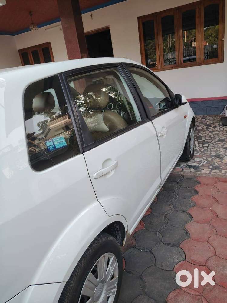 Ford Figo Titanium Duratec 2011 Petrol