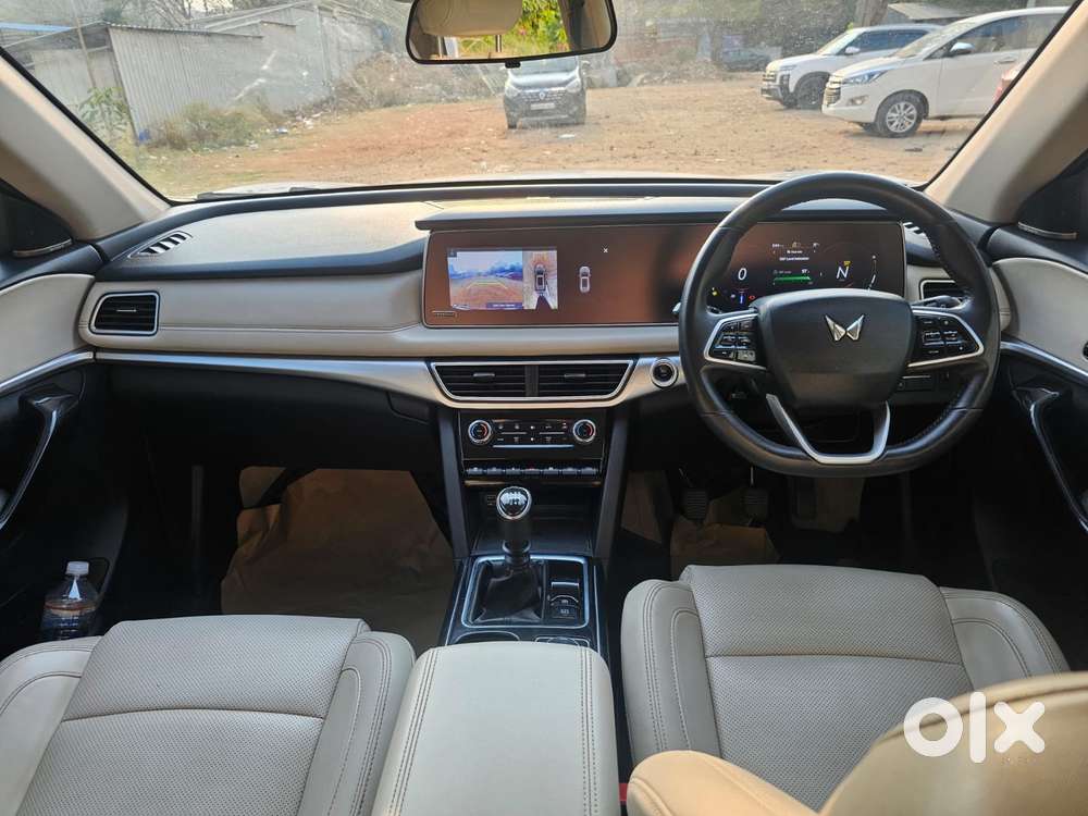 Mahindra Xuv700 2.2 Ax 7 Diesel Mt Luxury Pack Str, 2022, Diesel